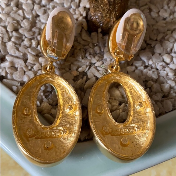 Vintage Paris Essex earring - Picture 3 of 6